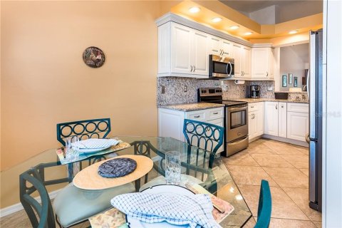 Condo in Lake Suzy, Florida, 2 bedrooms  № 248662 - photo 10