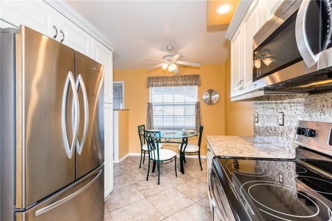 Condo in Lake Suzy, Florida, 2 bedrooms  № 248662 - photo 14