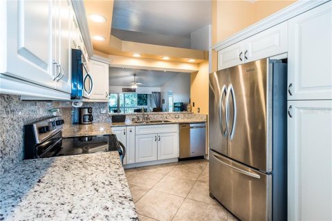 Condo in Lake Suzy, Florida, 2 bedrooms  № 248662 - photo 12