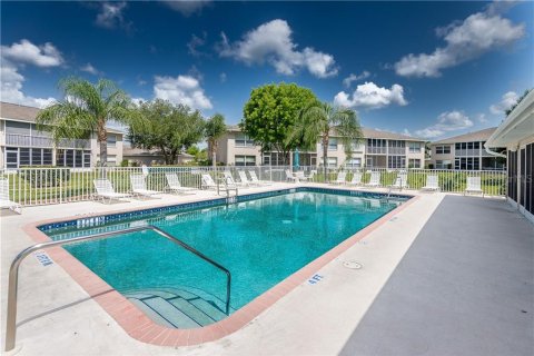 Condo in Lake Suzy, Florida, 2 bedrooms  № 248662 - photo 4