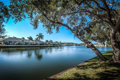 Condo in Lake Suzy, Florida, 2 bedrooms  № 248662 - photo 3