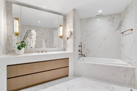 Condominio en venta en Fort Lauderdale, Florida, 3 dormitorios, 244.7 m2 № 2081883 - foto 27