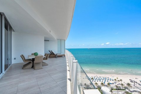 Condominio en venta en Fort Lauderdale, Florida, 3 dormitorios, 244.7 m2 № 2081883 - foto 17