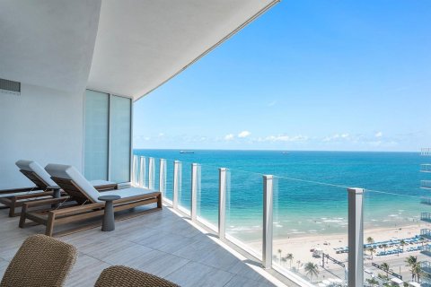 Condominio en venta en Fort Lauderdale, Florida, 3 dormitorios, 244.7 m2 № 2081883 - foto 15