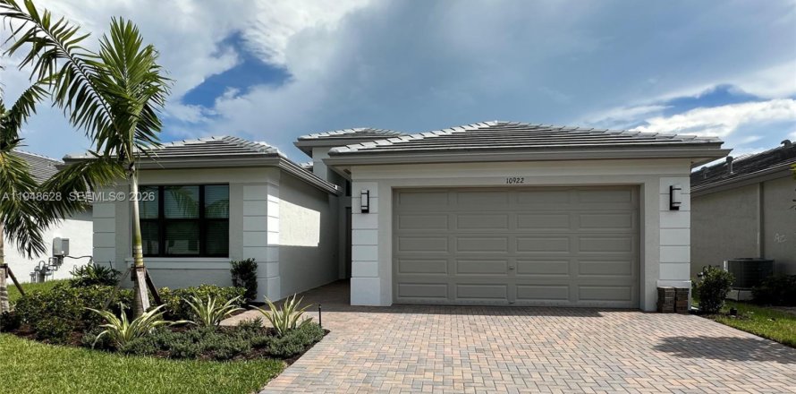 Дом в Порт-Сент-Луси, Флорида 4 спальни, 218.51м2 № 2004521