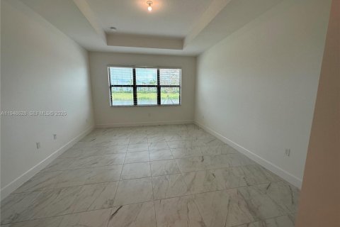 Снять в аренду виллу или дом в Порт-Сент-Луси, Флорида 4 спальни, 218.51м2, № 2004521 - фото 14