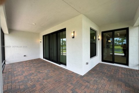 Снять в аренду виллу или дом в Порт-Сент-Луси, Флорида 4 спальни, 218.51м2, № 2004521 - фото 28