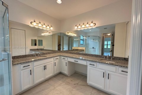 Снять в аренду виллу или дом в Порт-Сент-Луси, Флорида 4 спальни, 218.51м2, № 2004521 - фото 16