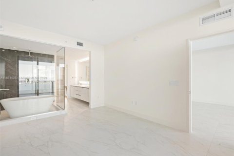 Снять в аренду кондоминиум в Майами, Флорида 4 спальни, 183.76м2, № 2016459 - фото 14