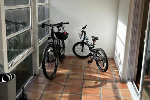 Copropriété à louer à Doral, Floride: 2 chambres, 76.83 m2 № 1840826 - photo 13