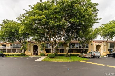 Copropriété à louer à Doral, Floride: 2 chambres, 76.83 m2 № 1840826 - photo 17