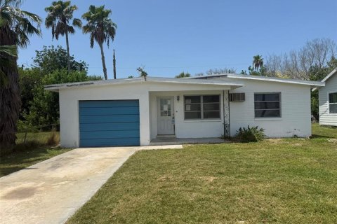 House in Madeira Beach, Florida 2 bedrooms, 99.68 sq.m. № 2196387