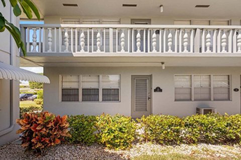 Condo in West Palm Beach, Florida, 1 bedroom  № 1119078 - photo 1