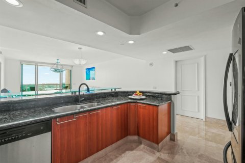 Condo in Riviera Beach, Florida, 3 bedrooms № 2250608 - photo 12
