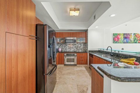 Condo in Riviera Beach, Florida, 3 bedrooms № 2250608 - photo 10