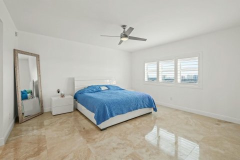 Condo in Riviera Beach, Florida, 3 bedrooms № 2250608 - photo 18