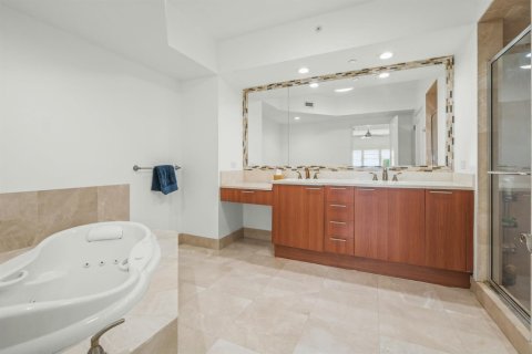 Condo in Riviera Beach, Florida, 3 bedrooms № 2250608 - photo 21