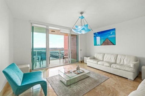 Condo in Riviera Beach, Florida, 3 bedrooms № 2250608 - photo 15