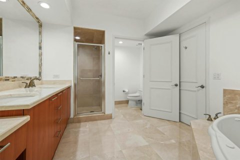 Condo in Riviera Beach, Florida, 3 bedrooms № 2250608 - photo 22
