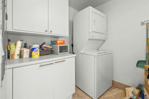 Condo in Riviera Beach, Florida, 3 bedrooms № 2250608 - photo 29