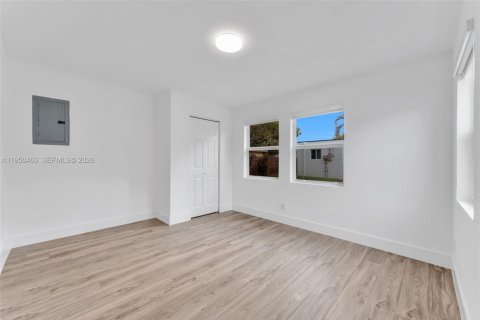 Снять в аренду виллу или дом в Холливуд, Флорида 3 спальни, 246.93м2, № 2005930 - фото 9