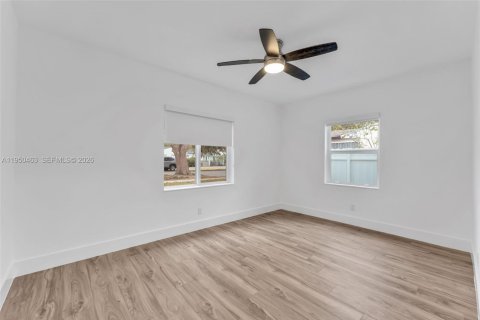 Снять в аренду виллу или дом в Холливуд, Флорида 3 спальни, 246.93м2, № 2005930 - фото 18