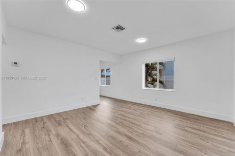 Снять в аренду виллу или дом в Холливуд, Флорида 3 спальни, 246.93м2, № 2005930 - фото 7