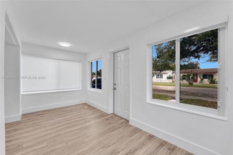 Снять в аренду виллу или дом в Холливуд, Флорида 3 спальни, 246.93м2, № 2005930 - фото 4