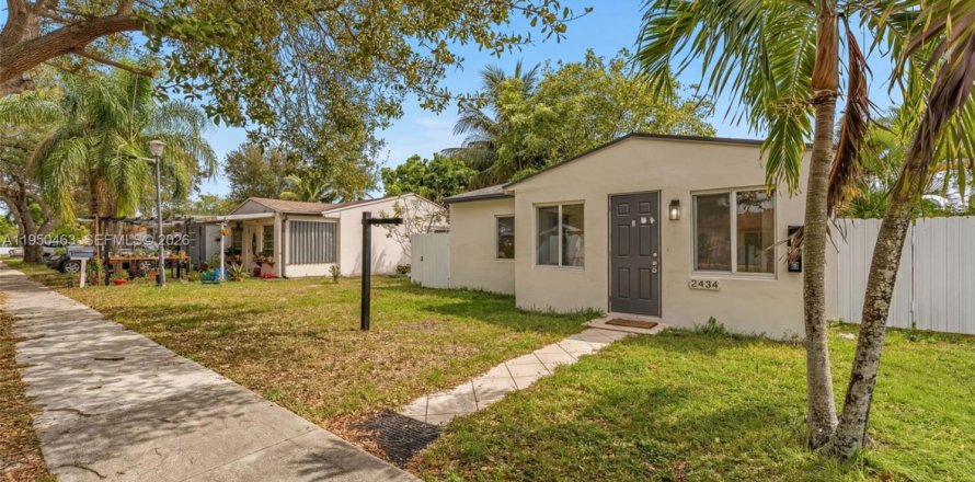 Дом в Холливуд, Флорида 3 спальни, 246.93м2 № 2005930