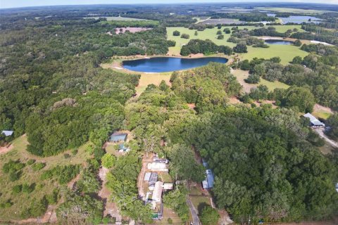 Villa ou maison à Hawthorne, Floride 3 chambres, 166.95 m2 № 2148416