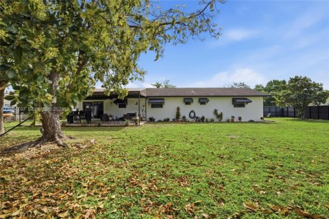 House in Homestead, Florida 3 bedrooms, 162.76 sq.m. № 2059065 - photo 9