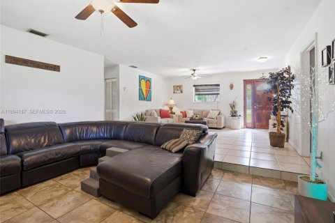 House in Homestead, Florida 3 bedrooms, 162.76 sq.m. № 2059065 - photo 15