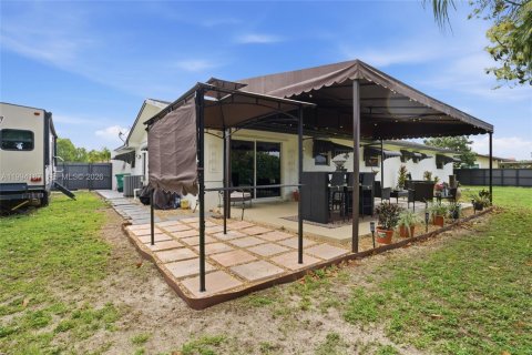 House in Homestead, Florida 3 bedrooms, 162.76 sq.m. № 2059065 - photo 11