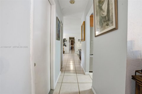 House in Homestead, Florida 3 bedrooms, 162.76 sq.m. № 2059065 - photo 23