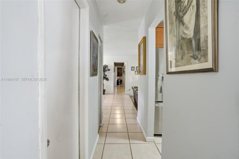 House in Homestead, Florida 3 bedrooms, 162.76 sq.m. № 2059065 - photo 16