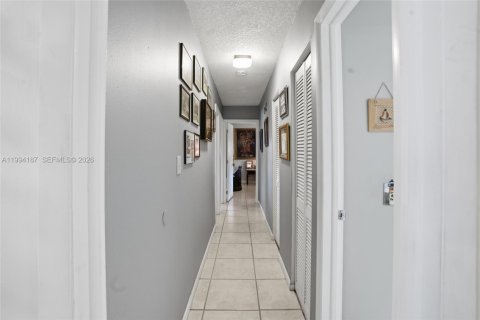 House in Homestead, Florida 3 bedrooms, 162.76 sq.m. № 2059065 - photo 24