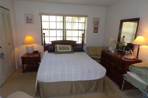 Condo in Port Charlotte, Florida, 1 bedroom № 2213613 - photo 12