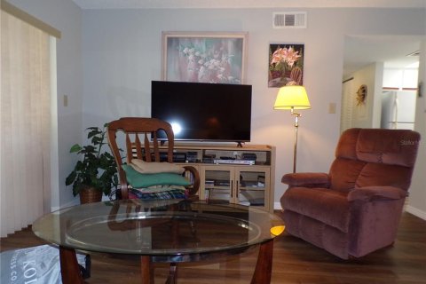 Condo in Port Charlotte, Florida, 1 bedroom № 2213613 - photo 10