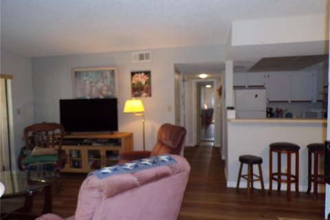 Condo in Port Charlotte, Florida, 1 bedroom № 2213613 - photo 14