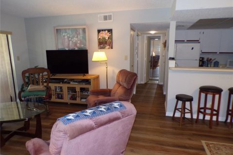 Condo in Port Charlotte, Florida, 1 bedroom № 2213613 - photo 5