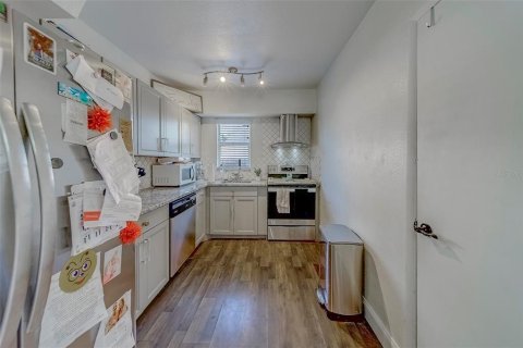 Casa en venta en Saint Petersburg, Florida, 4 dormitorios, 154.96 m2 № 1873457 - foto 4