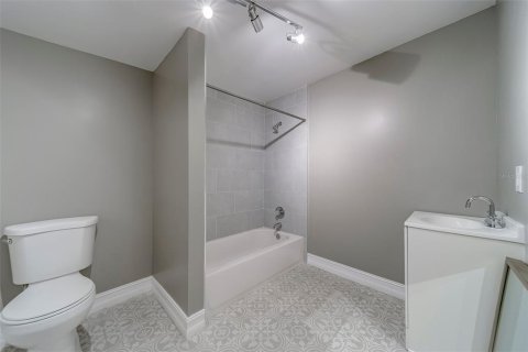 Casa en venta en Saint Petersburg, Florida, 4 dormitorios, 154.96 m2 № 1873457 - foto 11