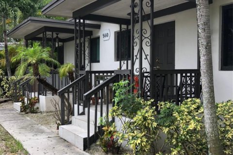Apartamento en alquiler en Miami, Florida, 1 dormitorio, 65.03 m2 № 1850774 - foto 10