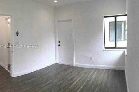 Apartamento en alquiler en Miami, Florida, 1 dormitorio, 65.03 m2 № 1850774 - foto 5