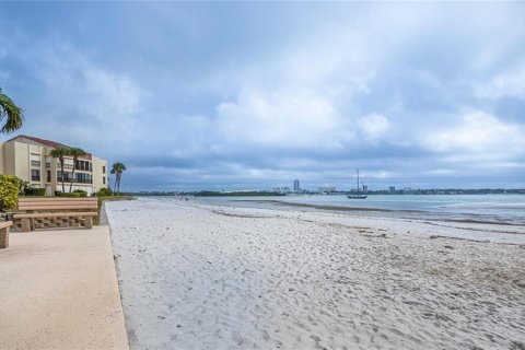 Copropriété à vendre à Clearwater, Floride: 2 chambres, 109.72 m2 № 2387466 - photo 26