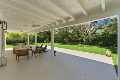 House in South Miami, Florida 3 bedrooms, 176.7 sq.m. № 2078363 - photo 19