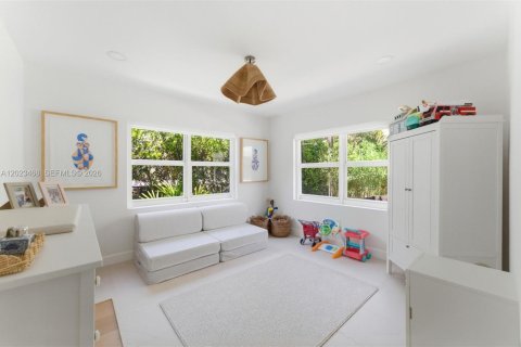 House in South Miami, Florida 3 bedrooms, 176.7 sq.m. № 2078363 - photo 14