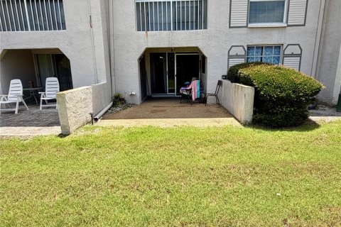 Condo in Seminole, Florida, 2 bedrooms № 2208270 - photo 22