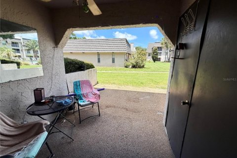 Condo in Seminole, Florida, 2 bedrooms № 2208270 - photo 19