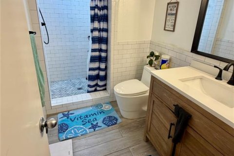 Condo in Seminole, Florida, 2 bedrooms № 2208270 - photo 17